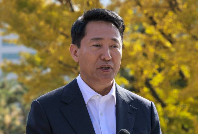 ▲오세훈 서울시장이 지난 13일 서울 중구 달개비에서 오찬 회동을 마친 뒤 취재진과 질의응답하고 있다. ⓒ연합뉴스