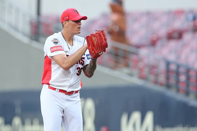 ▲ KIA의 에이스로 활약하던 브룩스는 한 번의 범죄 사고가 자신의 경력에 큰 시련으로 다가왔다 ⓒKIA 타이거즈