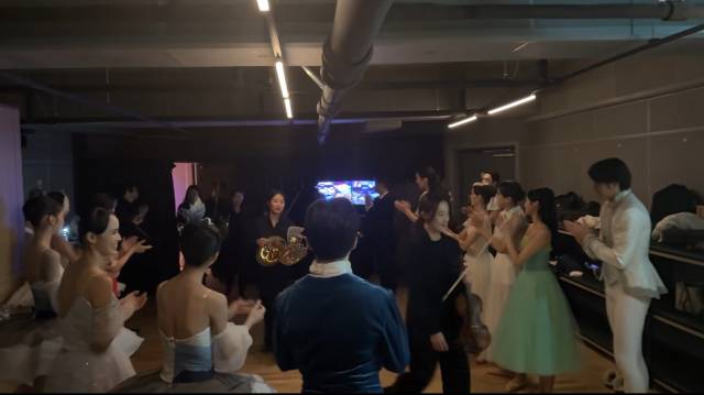 11월 14~15일 부산콘서트홀에서 열린 ‘헬로(HELLO) 발레-발레의 초대’ 백스테이지 모습. 동영상 캡처
