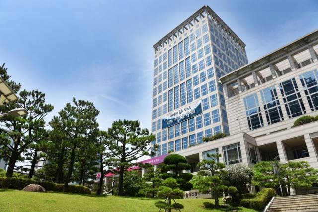 부산시청 전경./부산시