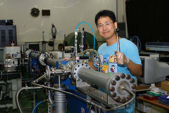 2009년 6월 카이스트(KAIST)에서 박사 후 연수연구원 당시 재진입 연구를 위한 충격파 시험을 하는 현성윤 우주항공청 한국형발사프로그램장.