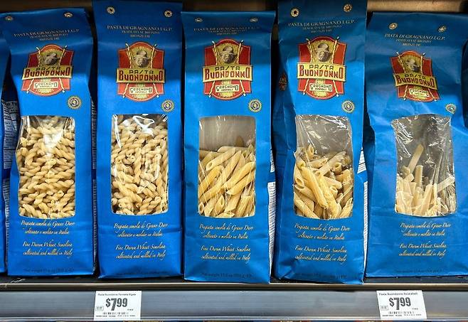 지난 12일(현지시간) 미국 텍사스주 휴스턴의 수퍼마켓에 이탈리아산 수입 파스타가 진열돼있다.AFP연합뉴스