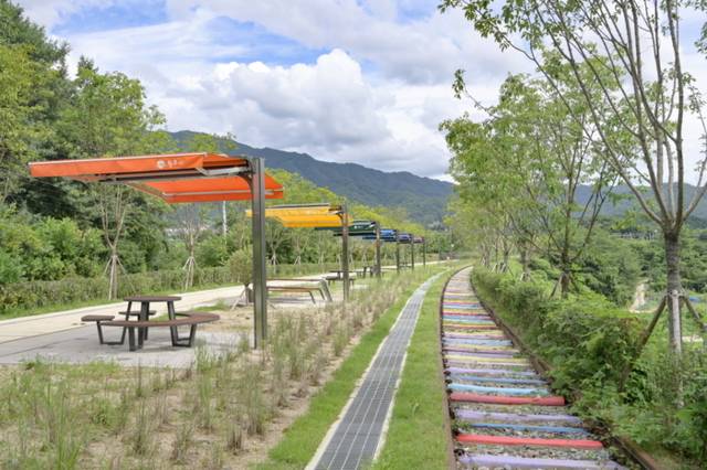 ▲ 치악산 바람길숲 유교역 파라솔 광장·무지개 철길