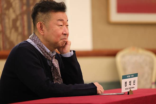 연극 <야끼니꾸 드래곤>의 극작·연출을 맡은 정의신 연출가.    예술의전당 제공