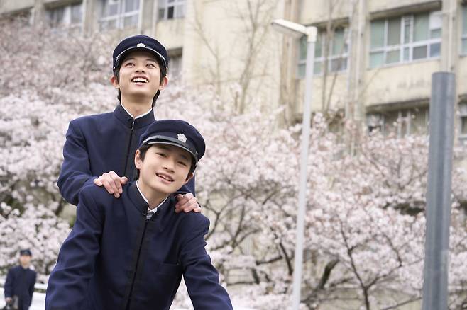 Soya Kurokawa (back) and Keitatsu Koshiyama in "Kokuho" (Media Castle)