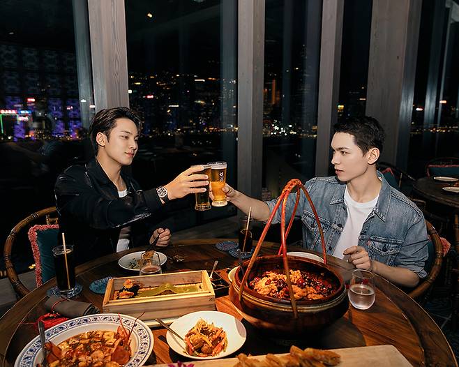 세븐틴의 민규와 버논이 홍콩에서 보낸 하루 / 사진=플레디스엔터테인먼트, 홍콩관광청