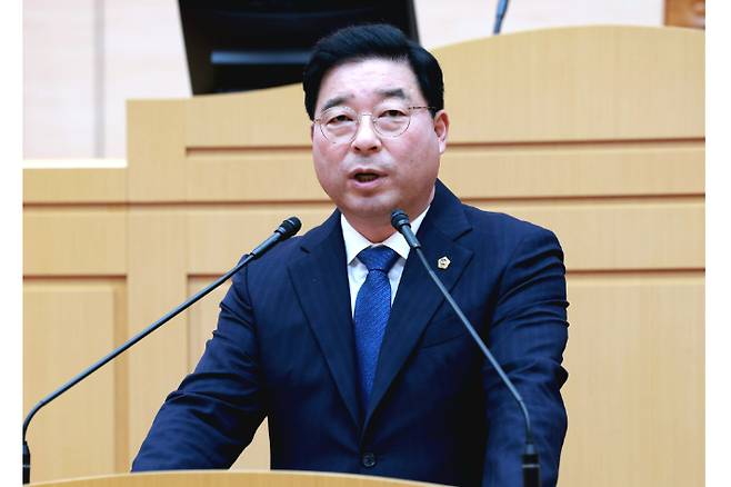 신민호 전남도의원(순천 6, 더불어민주당)이 17일 본회의장에서 5분 발언을 통해 오류투성이인 '전라도 천사'의 폐기를 집행부에 주문했다. 전남도의회 제공