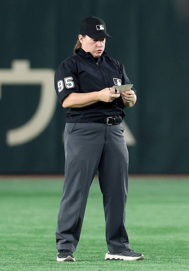 ▲ 메이저리그 최초 여성 심판으로 역사에 남은 젠 파월 심판 ⓒ연합뉴스