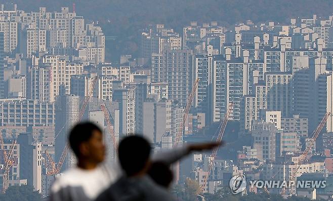 서울 남산에서 바라본 아파트 모습 [연합뉴스 자료사진]