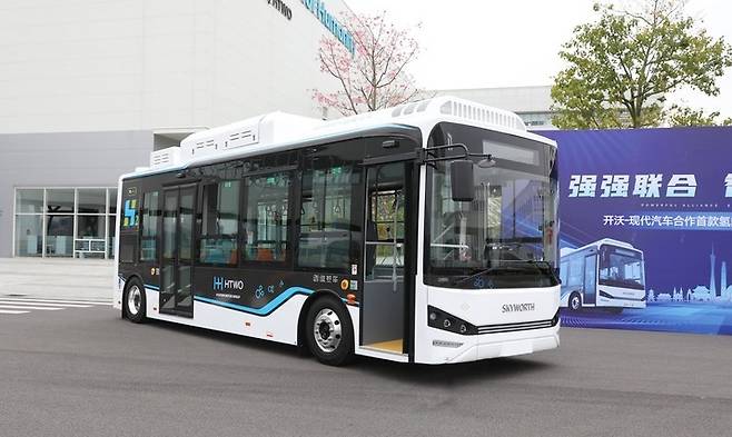 HTWO 광저우와 카이워그룹이 공동 개발한 8.5m 수소연료전지버스