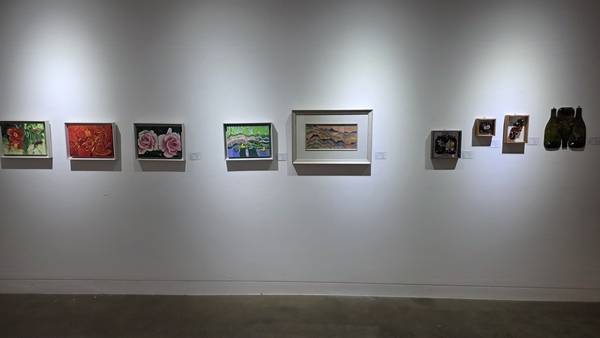 29일까지 창원 맛산갤러리 제1·2관에서 <작은 그림 선물>전이 열린다. /박미영