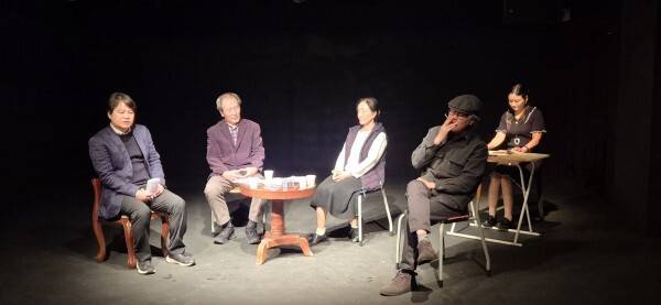 부산소설가협회가 11월에 주최한 ‘제11회 밀다원시대 문학제’에서 공연한 문인극 모습. 부산소설가협회 제공