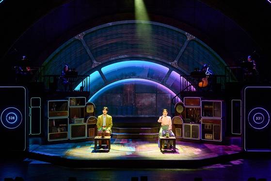 뮤지컬 '어쩌면 해피엔딩' 공연 한 장면. NHN링크 제공.