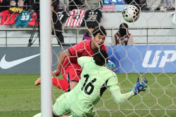 이태석이 18일 서울월드컵경기장에서 열린 가나와 평가전에서 결승골을 넣고 있다. 연합뉴스