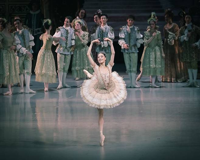 올초 파리오페라발레단의 <잠자는 숲속의 미녀>에서  '오로라'로 데뷔했던 강호현. Maria-Helena Buckley