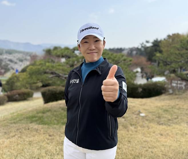 37세에도 변함없는 경쟁력을 과시하며 최고 자리를 지키고 있는 신지애가 남은 시즌 활약을 다짐하며 포즈를 취하고 있다. 임정우 기자