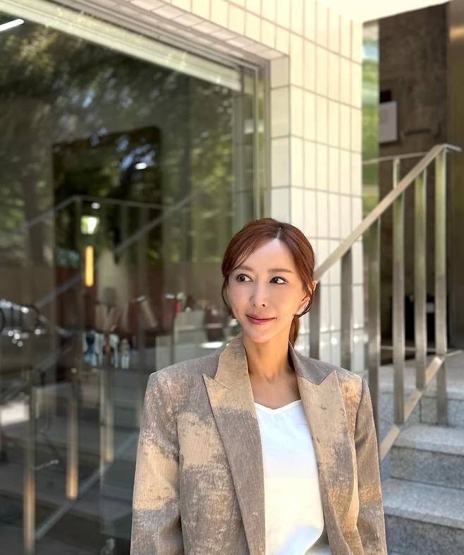 사업가로 살아가는 S.E.S. 슈. 슈 인스타그램 캡처