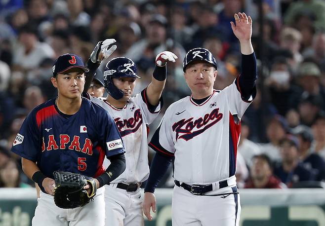 야구 대표팀 재간둥이로 주목도를 높인 신민재. 연합뉴스