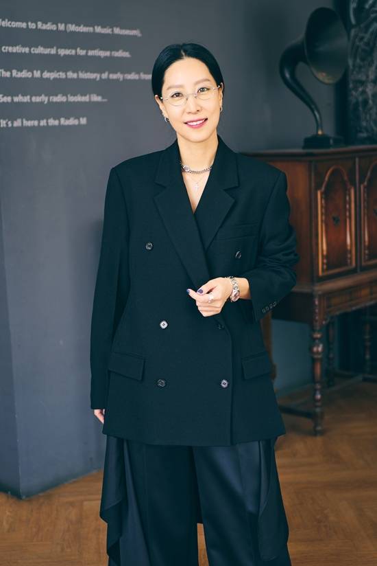 쿠팡플레이 '저스트 메이크업' 손테일