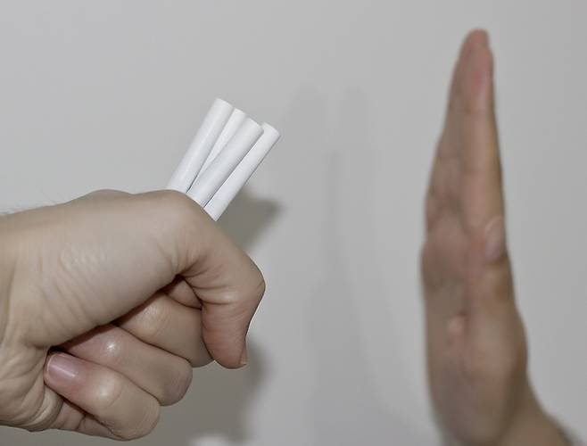 흡연량을 줄인다고 건강해지는 건 아니다. 건강을 생각한다면, 지금 바로 금연해야 한다. 사진=게티이미지뱅크