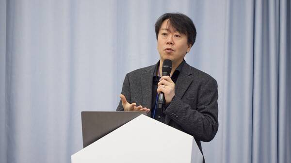 지난 18일 크래프톤이 과학기술정보통신부 '독자 AI 파운데이션 모델'에 참여 중인 SK텔레콤 정예팀 및 대학생, AI 연구자들과 함께한 '2025 파운데이션 모델 테크 워크숍'을 성황리에 마쳤다. (김태윤 SK텔레콤 파운데이션 모델 담당 발표). /사진=크래프톤