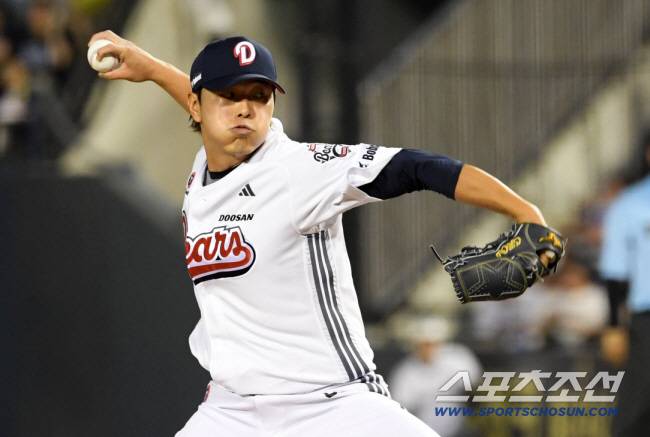 24일 잠실구장에서 열린 두산 베어스와 한화 이글스의 경기. 두산 최원준이 역투하고 있다. 잠실=박재만 기자 pjm@sportschosun.com/2025.07.24/