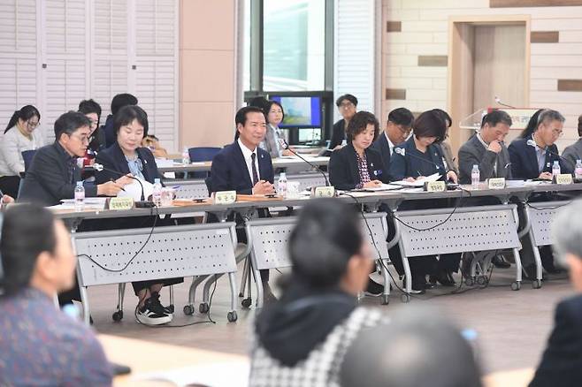 거창군 2026년 군정 주요 업무계획 군민초청 열린 보고회 진행.
