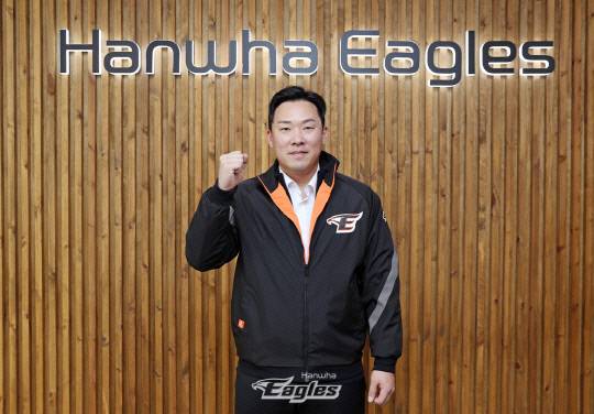 한화이글스는 2003년 11월 프리에이전트(FA) 내야수 안치홍을 4+2년 총액 72억 원에 계약했다. 한화이글스 제공