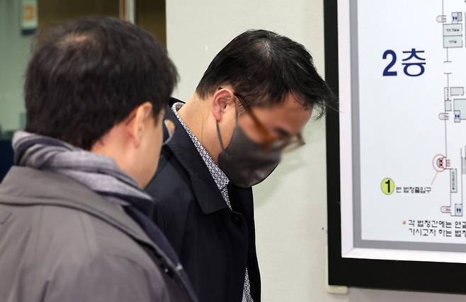 윤석열 전 대통령의 부인 김건희 여사의 오빠인 김진우씨가 19일 오전 서울 서초구 서울중앙지방법원에서 열린 구속 전 피의자 심문(영장실질심사)에 출석하고 있다. 사진=뉴시스