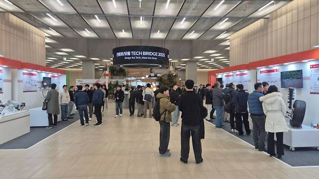 현대모비스가 지난 18~19일 경기 의왕시 소재 전동화연구소에서 ‘테크브릿지 2025’ 행사를 개최했다. 현대모비스 제공.