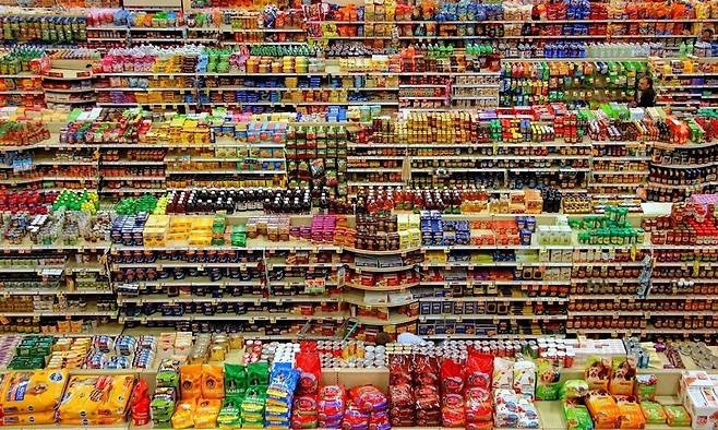 초가공식품이 전통적인 신선식품 또는 최소 가공식품을 대체하면서 식단의 질을 떨어뜨리고 여러 만성 질환 위험을 높이고 있다는 기존의 가설을 확인했다는 연구 결과가 나왔다. 랜싯 제공