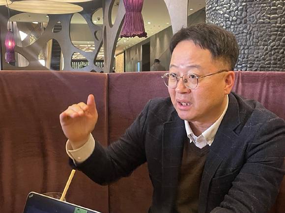 이남원 영림원소트랩 이사가 <아이뉴스24>와 인터뷰를 진행하고 있다. [사진= 영림원소트랩]