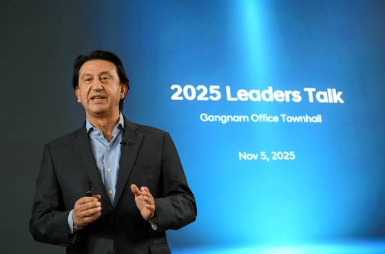 현대자동차의 최고경영자(CEO) 호세 무뇨스 사장이 현대차 타운홀 미팅 ‘2025 리더스 토크(2025 Leaders Talk)’를 통해 국내 임직원들과 세 번째 소통의 자리를 가졌다고 6일 밝혔다. 뉴스1