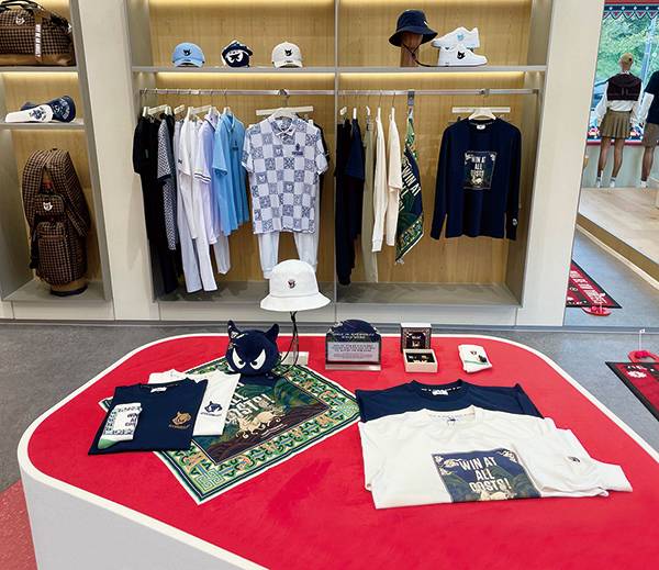 왁 경주하동점에서 판매하는 경주에디션 상품들.