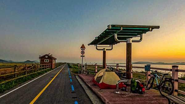 목포에 닿기 전 마지막 야영지가 진한 기억으로 남았다. 완주의 만족감과 함께 여행 끝의 아쉬움이다.