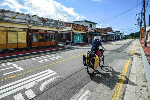 강둑으로만 달리는 자전거길보다 마을과 마을을 이어 달리는 국토종주길을 만들면 시골경제에 많은 도움이 되겠다는 생각이 여행 내내 들었다.