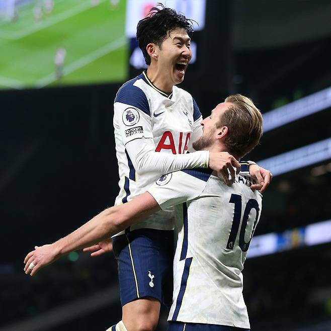 EPL 역대 최고의 공격 콤비로 조명받던 손흥민(왼쪽)과 해리 케인. 사진출처 ｜ 토트넘 홋스퍼 페이스북