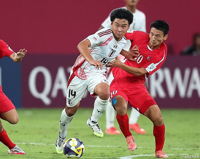 19일(한국시간) 카타르 도하의 어스파이어존에서 열린 2025 FIFA U-17 월드컵 16강전 북한-일본전 경기 모습. /사진=FIFA 제공