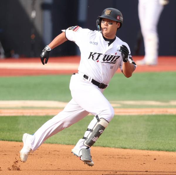 kt wiz 강백호가 20일 헌화 이글스와 100억원 규모의 FA 계약을 체결했다./연합뉴스