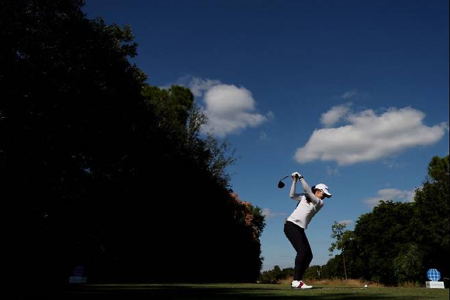 김아림이 LPGA 투어 CME 그룹 투어 챔피언십 연습 라운드에서 드라이버 티샷을 치고 있다.(사진=AFPBBNews)