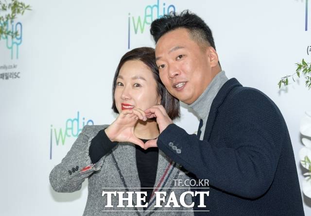 박준형 김지혜 부부가 큰딸의 대입 합격소식에 기쁨을 감추지 못했다. 큰딸 박주니 양은 올 대입시에서 경희대학교 작곡가에 수시합격했다. 박준형은 "모든 분들의 응원 덕분"이라며 기뻐했다. /더팩트 DB