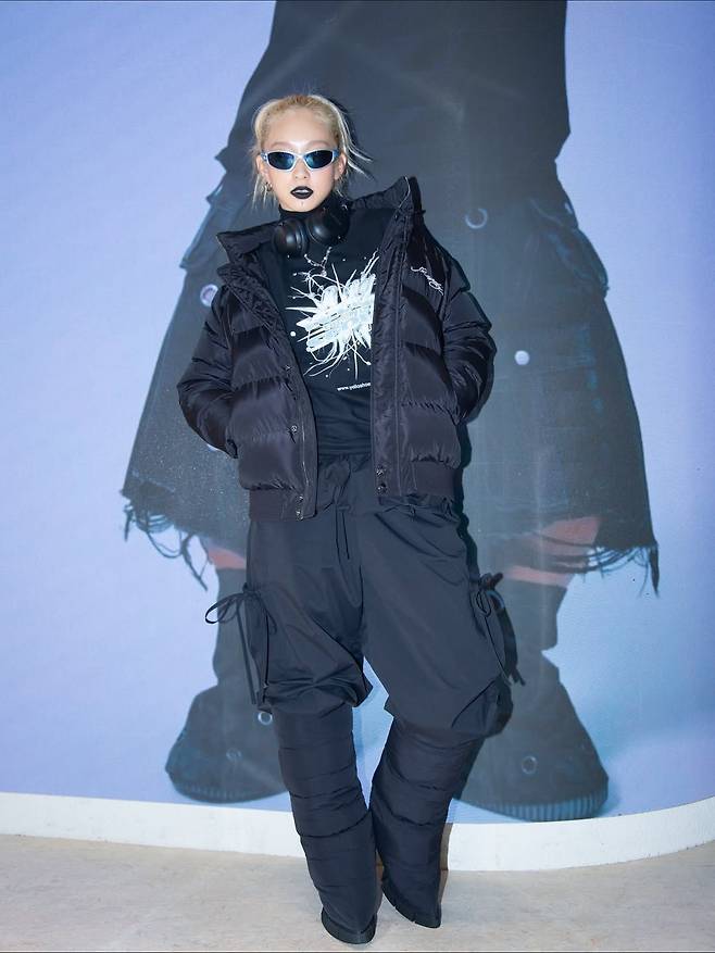 패딩 부츠에 바지를 넣어 시크하게 입은 댄서 쿄카. 인스타그램 @kyoka_rb.official