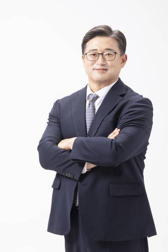 윤성우 한국외대 총장 후보. (한국외대 철학과 교수)