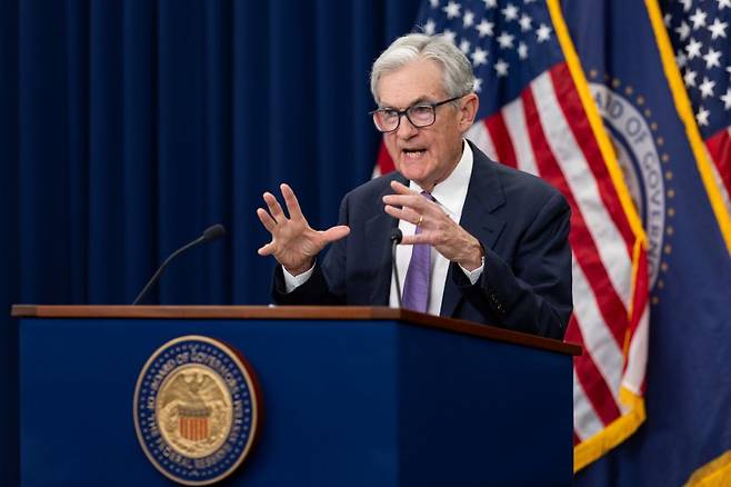 제롬 파월 미국 연방준비제도(연준) 의장이 지난달 29일(현지시간) 연방공개시장위원회(FOMC) 회의 뒤 워싱턴 연준 청사에서 관련 브리핑을 하고 있다. 신화 연합