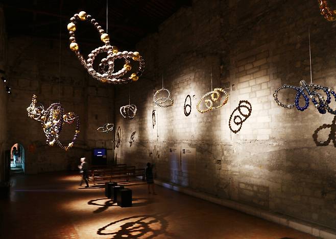 아비뇽 교황청 안에 전시 중인 장미셸 오토니엘의 작품. 박미향 기자