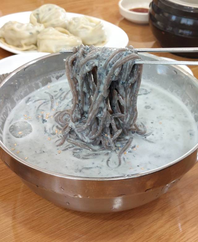 남원 춘원회관 속청태콩국수에 쓰는 메밀면.