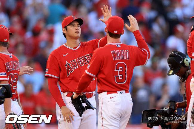 [사진] 에인절스 시절 오타니와 워드. ⓒGettyimages(무단전재 및 재배포 금지)