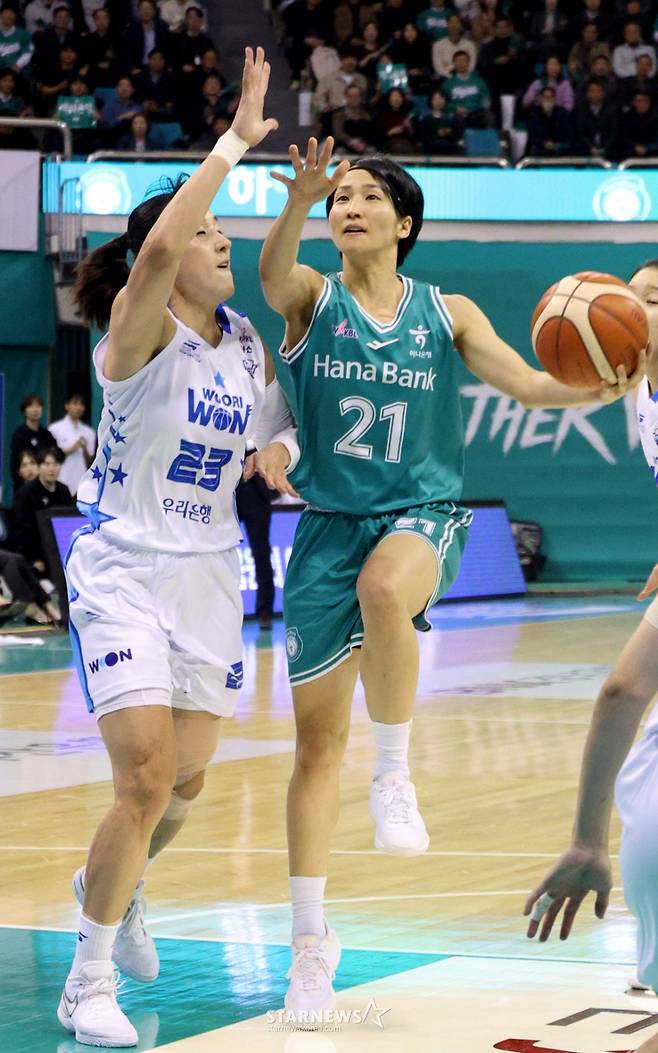 [B하인드★] 부천의 작은새 이이지마 사키, 홈경기 우리은행 27연패 탈출! 우승 향한 첫걸음