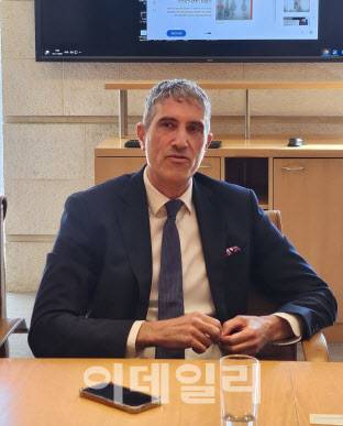 하가이 샤그리르 이스라엘 외무부 아시아·태평양국장이 발언하고 있다.