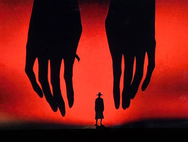 AI가 전통탈에서 영감을 얻어 음악과 시각물을 생성하는 DJ 프로그램 ‘TAL’.